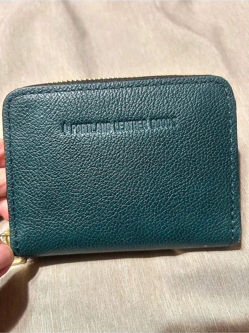 Portland Zip Around Wallet in Green Like New